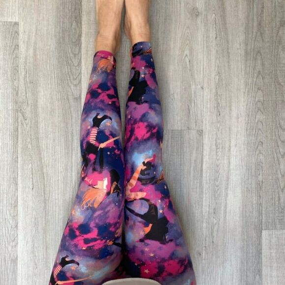LuLaRoe Halloween Witch Broom Leggings Purple Pink Tie Dye TC2 Plus Size 20-24 - Picture 3 of 3